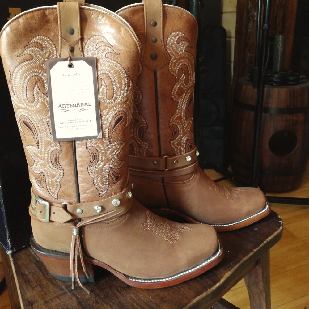 Women's WESTERN ARTESANAL square toe boots